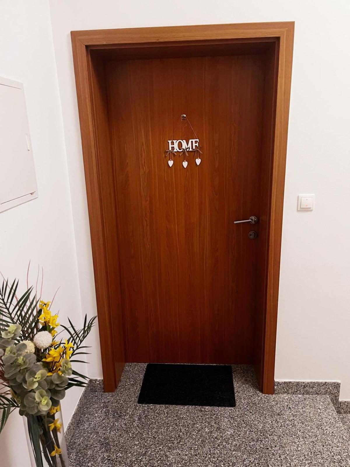 מאלינסקה Apartments Jadranka מראה חיצוני תמונה